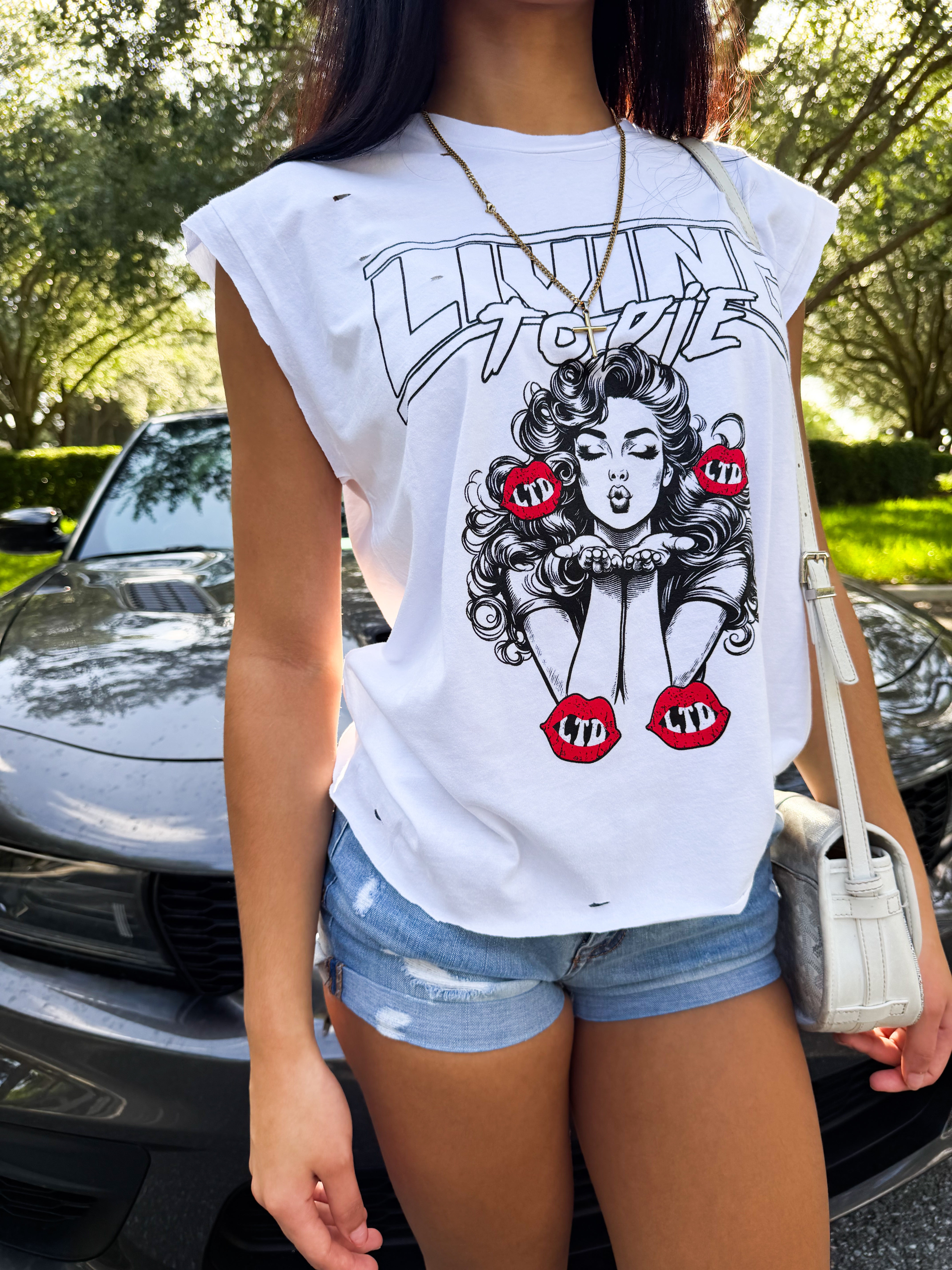 EVOLUTION SEASON 2 KISS ME CUT OFF TEE