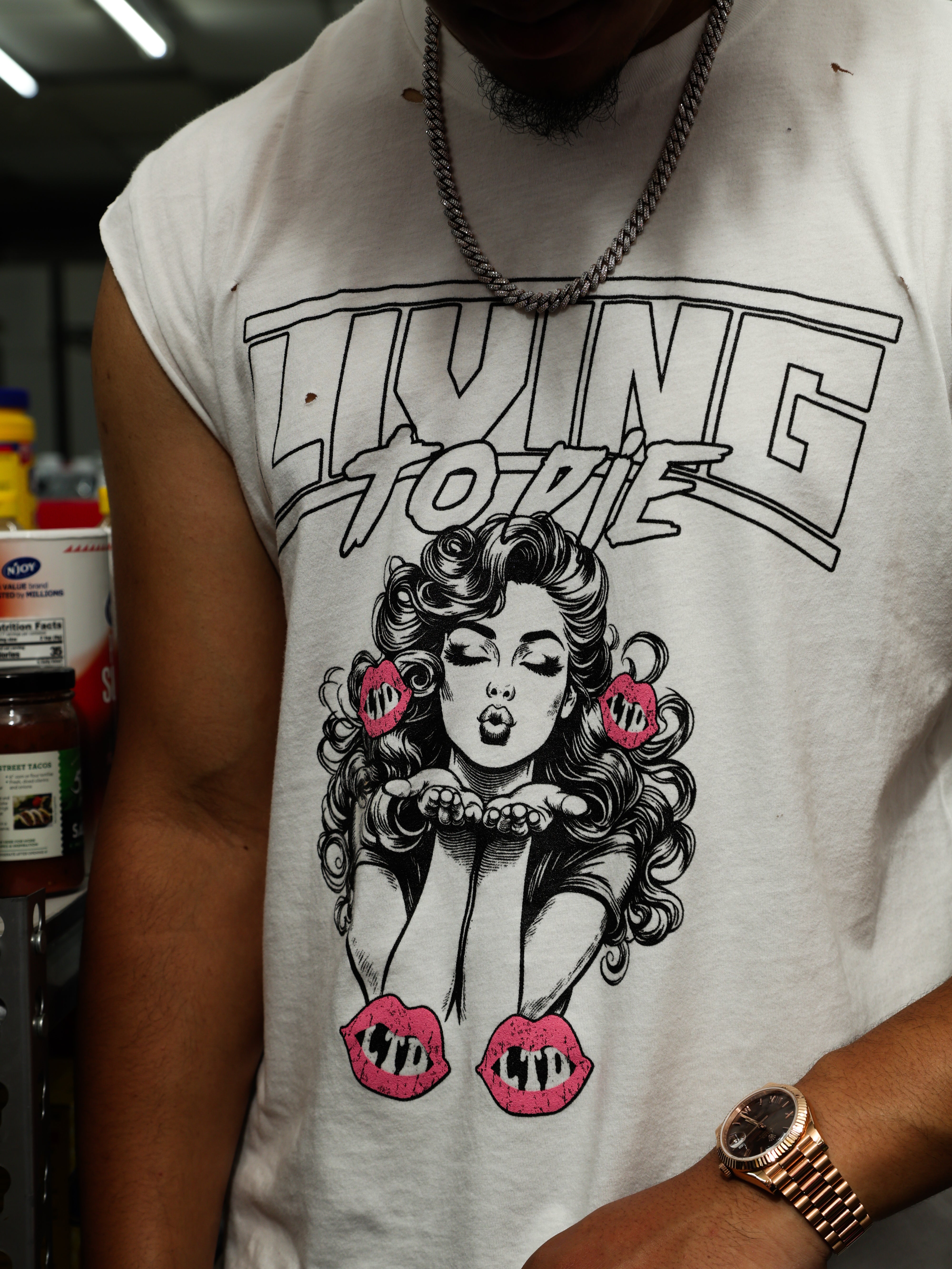EVOLUTION SEASON 2 KISS ME CUT OFF TEE